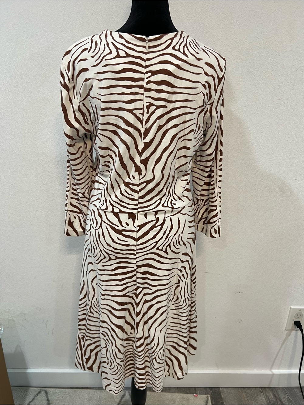 J McLaughlin for Dillard’s Zebra Print Dress Brown Cream Knit A-Line Small - Picture 6 of 8